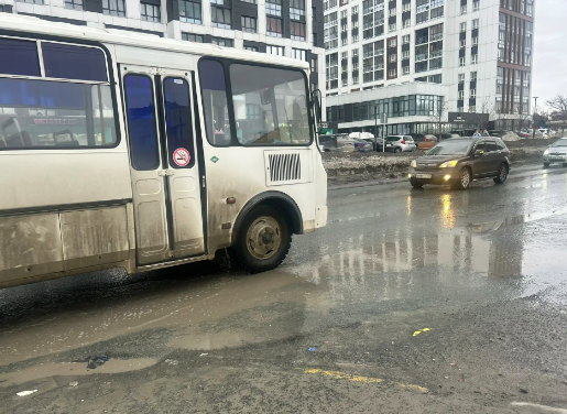 Фото Новосибирск превращается в «болото»: опубликованы кадры города после активного таяния снега 4 - Сиб.ФМ Фото Новосибирск превращается в «болото»: опубликованы кадры города после активного таяния снега 4
